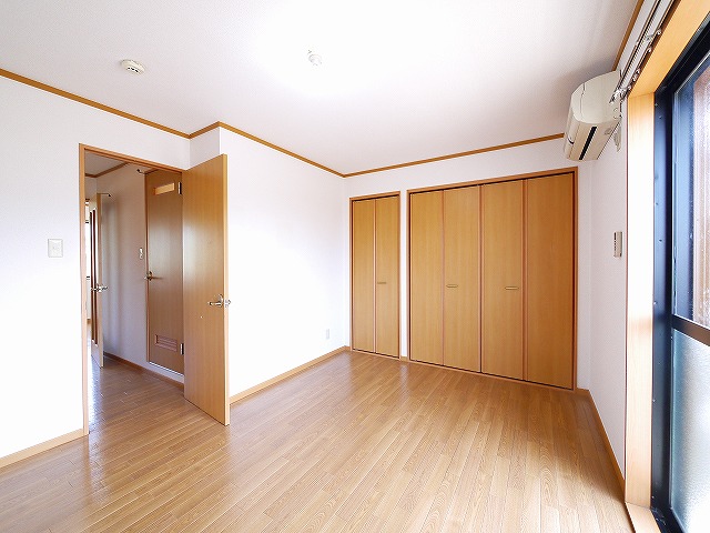 その他部屋・スペース　広々とした洋室です