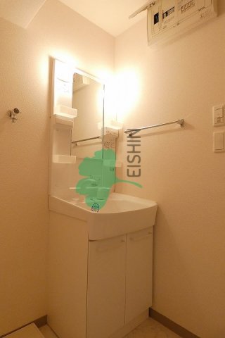 洗面設備　シンプルで使いやすい洗面台です！