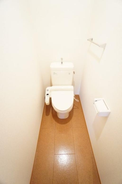 トイレ　※反転タイプの写真です。