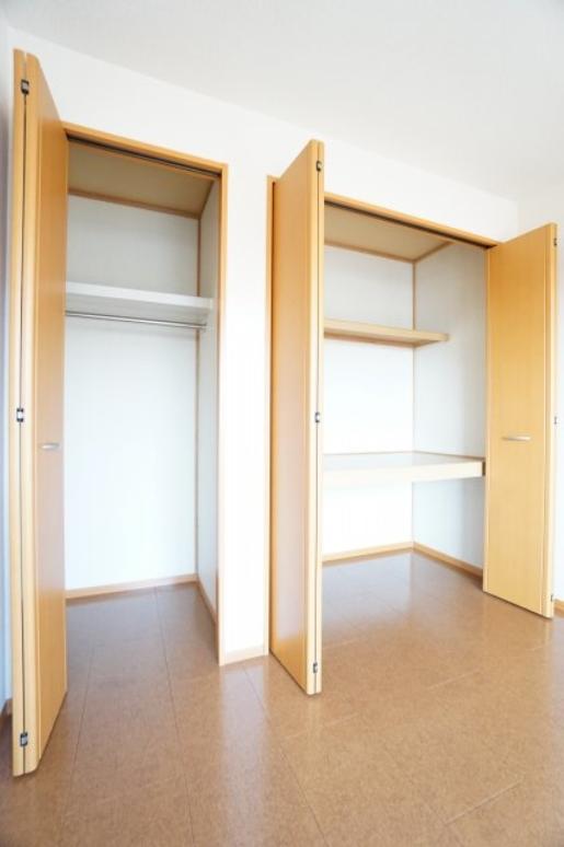 収納　※反転タイプの写真です。