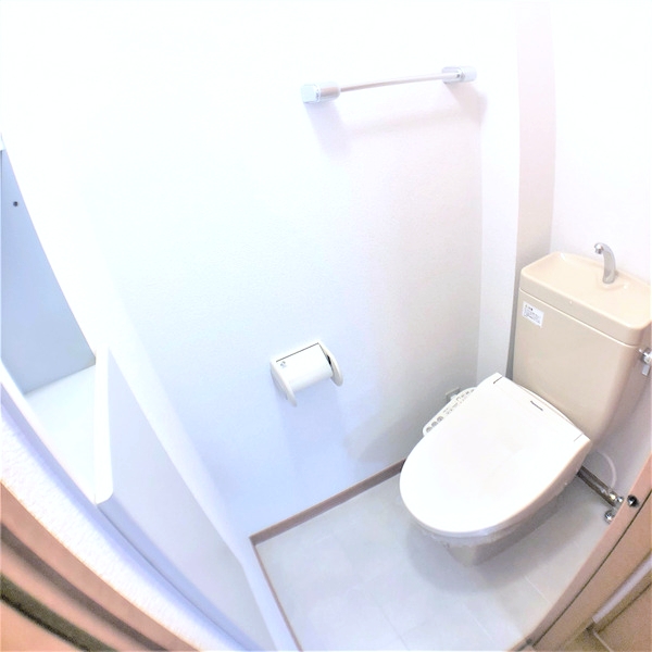 トイレ　嬉しい温水洗浄便座♪