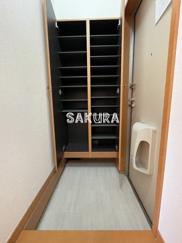 玄関　収納豊富なシューズボックスです♪