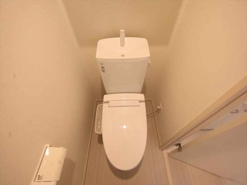 トイレ　温水洗浄暖房便座付トイレ