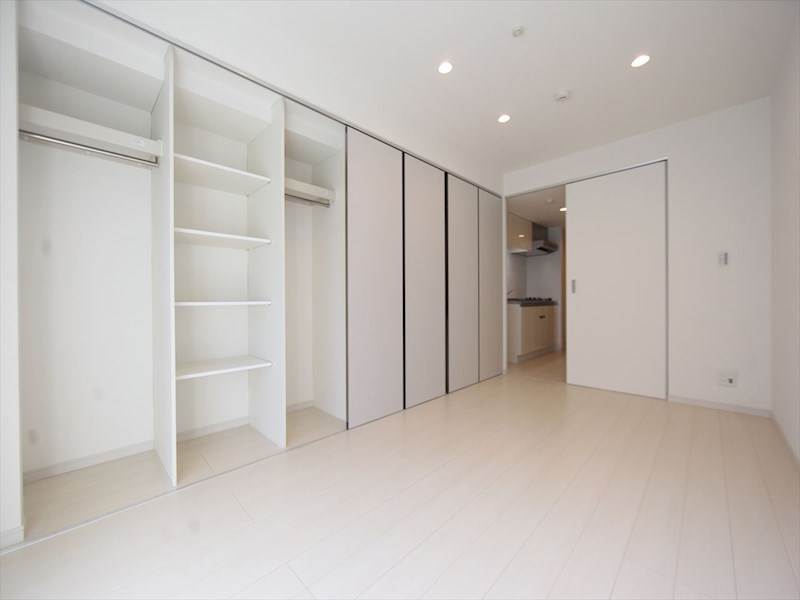 居室・リビング　洋室7.5帖　クローゼット付（収納充実してます）