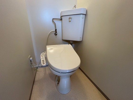 トイレ　※別号室の写真です