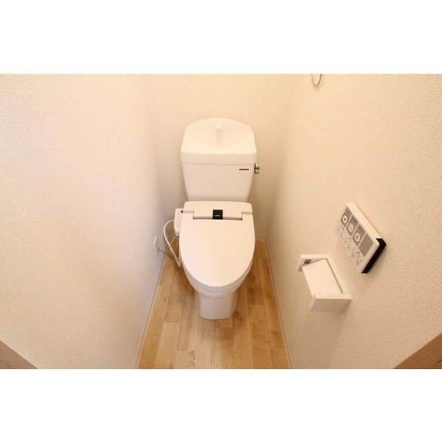 トイレ　温水暖房便座
