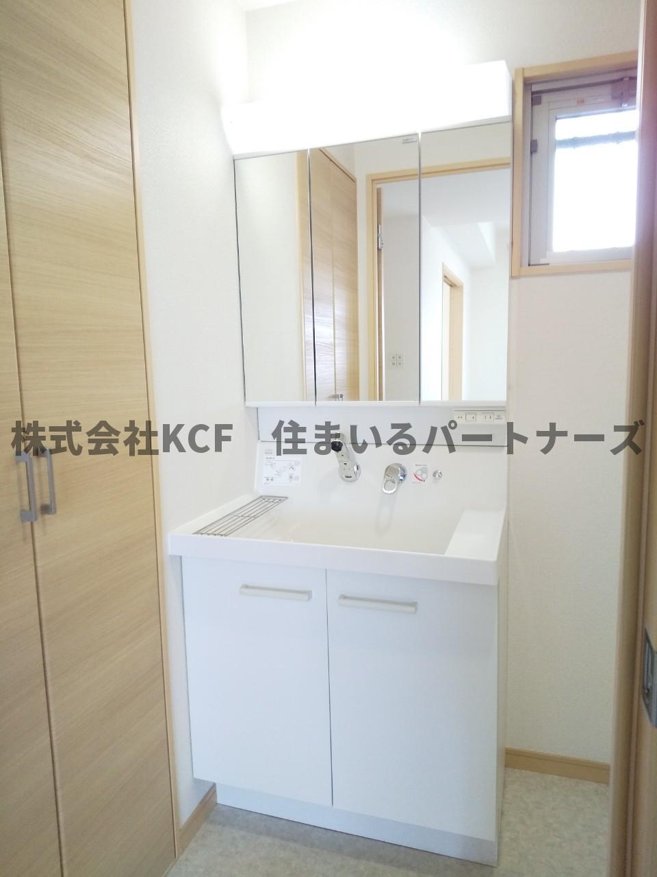 洗面設備　コンパクトで使いやすい洗面所