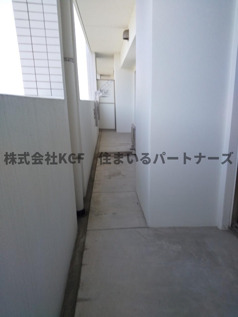 バルコニー　暖かな日差しのふりそそぐバルコニー