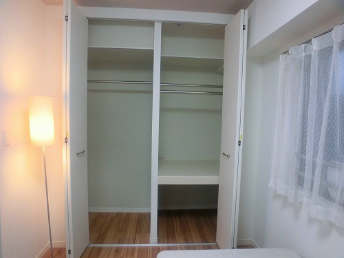 バルコニー　室内イメージ写真。