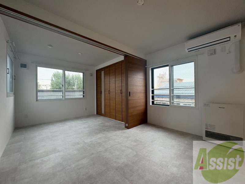 居室・リビング　広々としたリビングですね。使い勝手がよさそうですね！