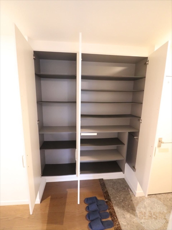 玄関　シューズボックス