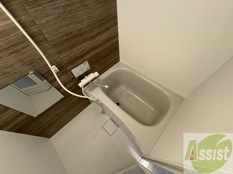 バス・シャワールーム　お風呂になります。一日の疲れを癒してくださいね。