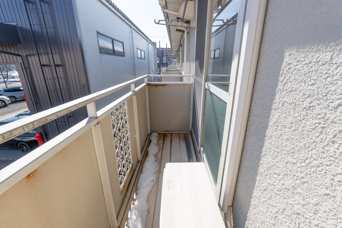 バルコニー　バルコニーからの眺めを楽しみながら食事をしませんか