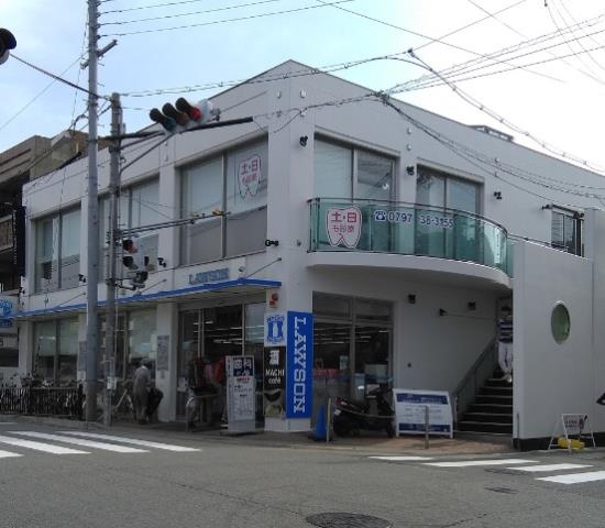 コンビニ　ローソン（コンビニ）まで450m