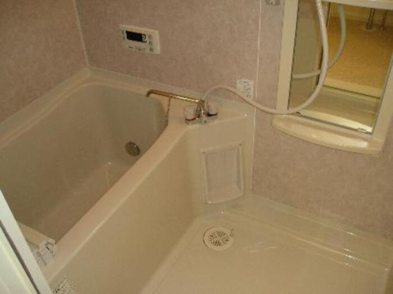 バス・シャワールーム　図面と現状に相違がある場合には現状を優先