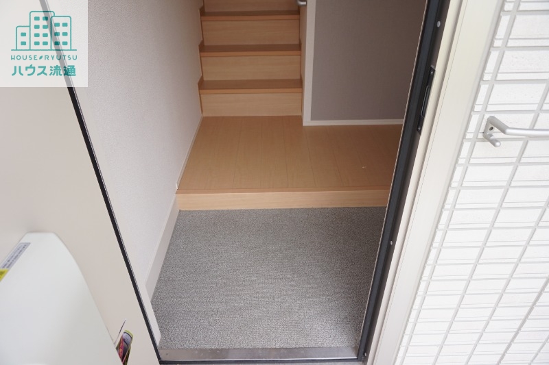 玄関　※同タイプ別号室のお写真です