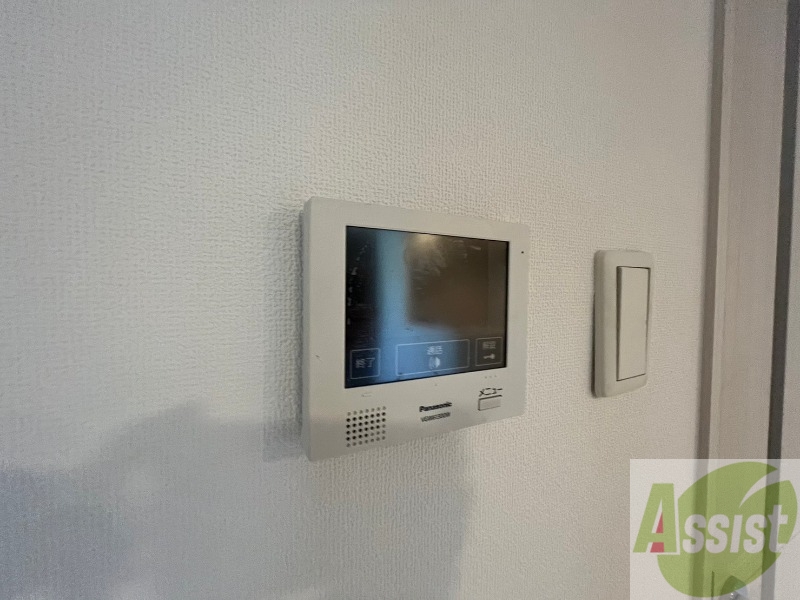 セキュリティ　ＴＶモニター付インターホンです。来客者の顔が見えるので安心！