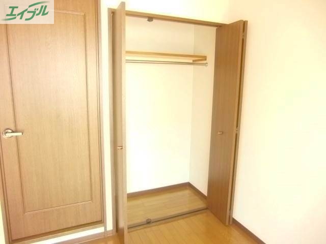 収納　同物件、別部屋の写真です
