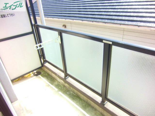 バルコニー　同物件、別部屋の写真です