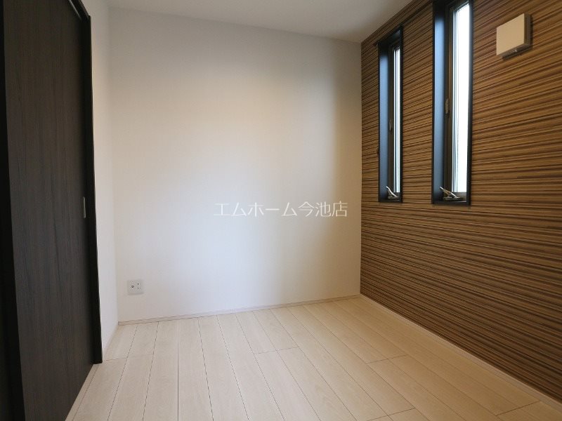 その他部屋・スペース　洋室3.5帖　換気良好　収納充実しています