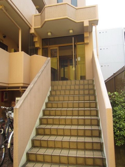 エントランス　★お問い合わせはタウンハウジングまで★