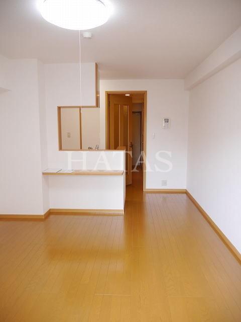 居室・リビング　同物件別部屋