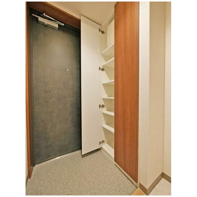 玄関　収納豊富なシューズＢＯＸ