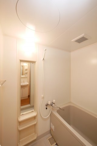 バス・シャワールーム　コーポ・エイティA棟104号室