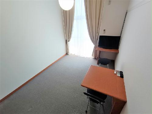 居室・リビング　家電・家具付きのお部屋です。