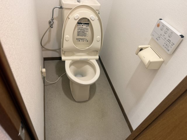 トイレ　別部屋参考写真