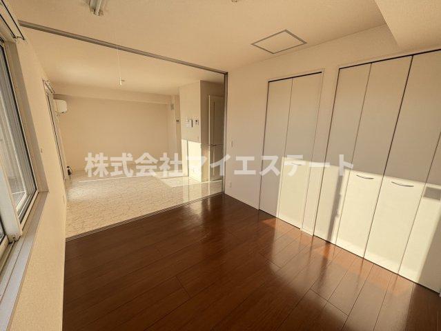 居室・リビング　別部屋写真使用