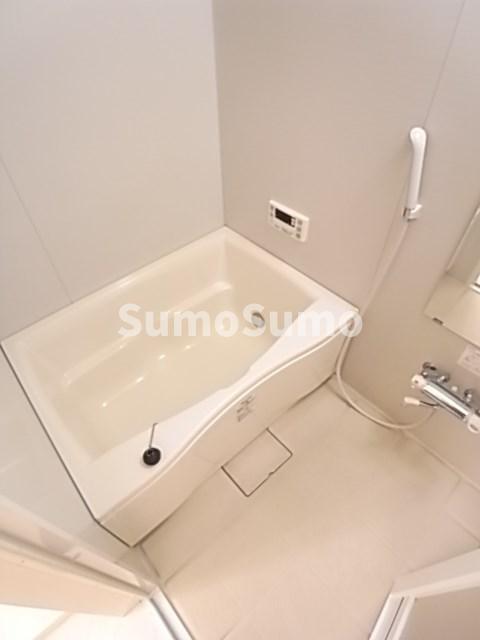 バス・シャワールーム　落ち着いた空間のお風呂です