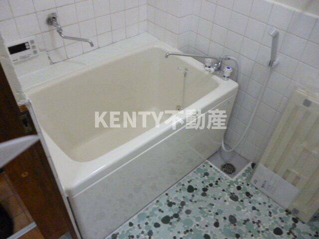 バス・シャワールーム　落ち着いた空間のお風呂です