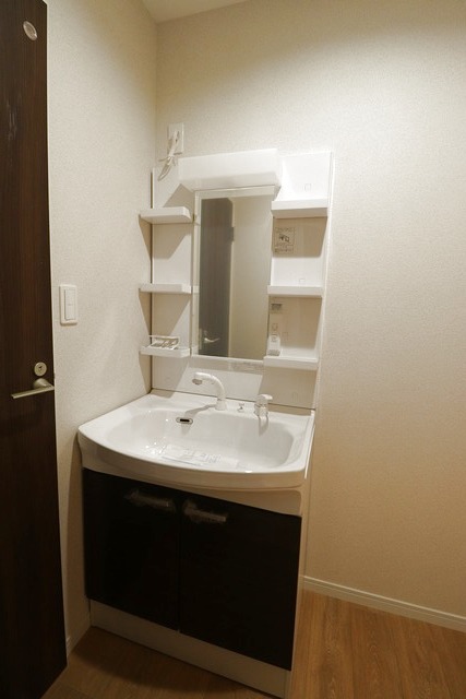 洗面設備　写真は別部屋となります。