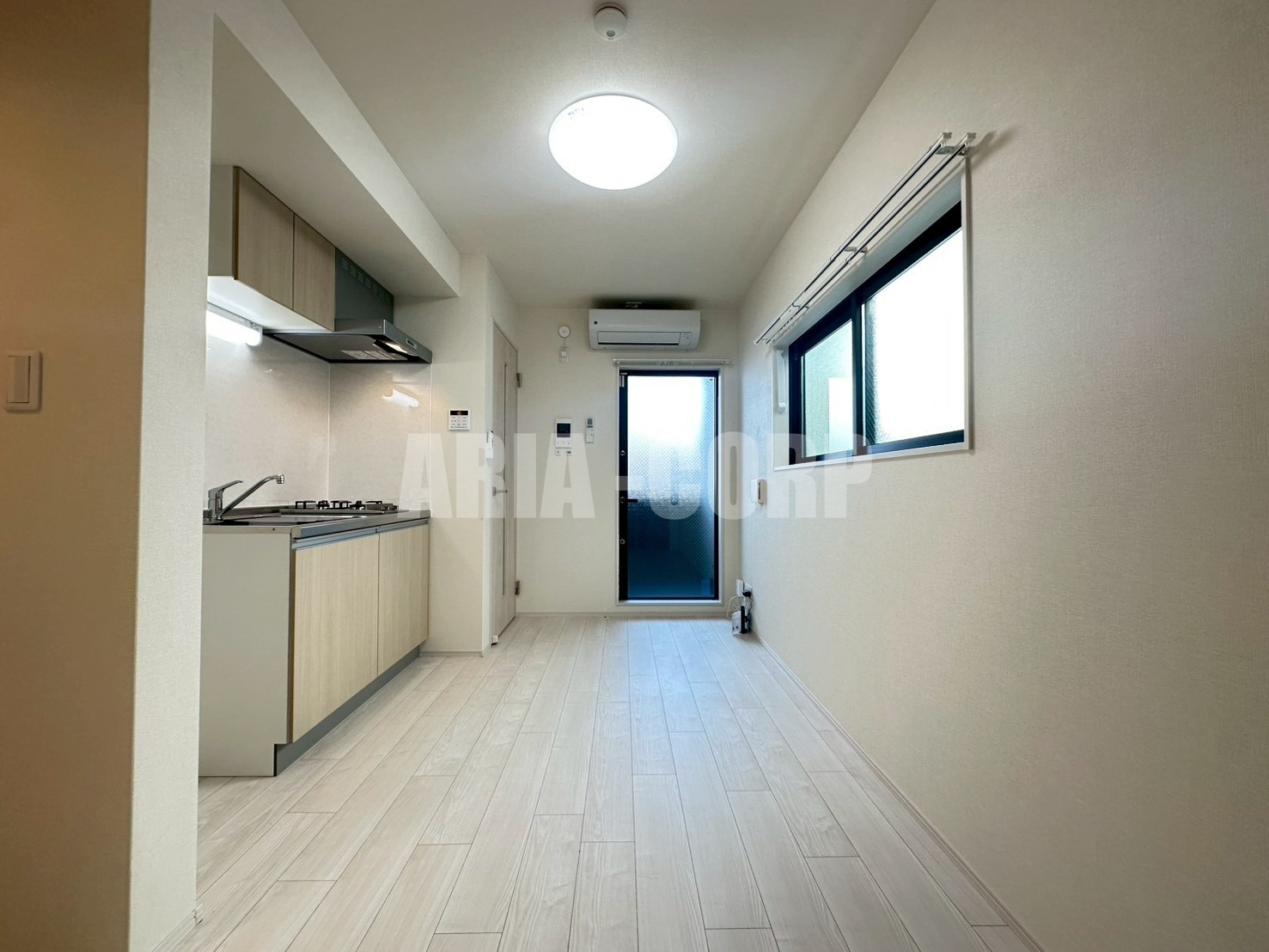 居室・リビング　白を基調とした広々お洒落なお部屋！