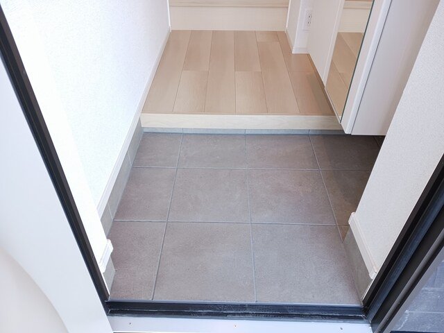 玄関　収納もある玄関です