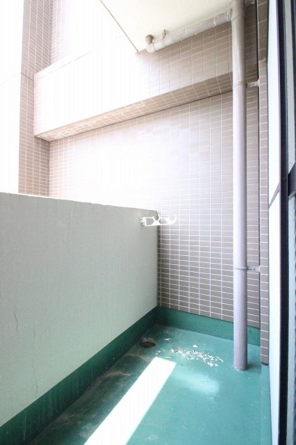 バルコニー　同物件別室