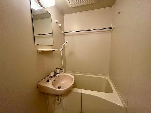 バス・シャワールーム　設備・仕様は号室により異なる為、現状を優先いたします。