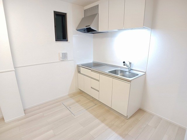 キッチン　コンパクトなキッチンで掃除もラクラク