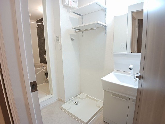 洗面設備　コンパクトで使いやすい洗面所