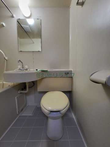 トイレ　別部屋参考写真となります。