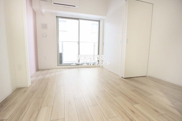 居室・リビング　ゆったりとくつろげる、落ち着きのある居室空間です