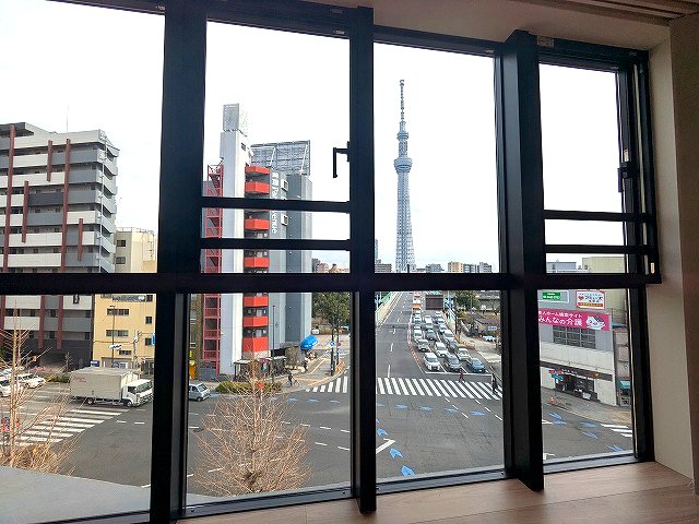 バルコニー　5F、リビングからスカイツリー隅田川花火見えます