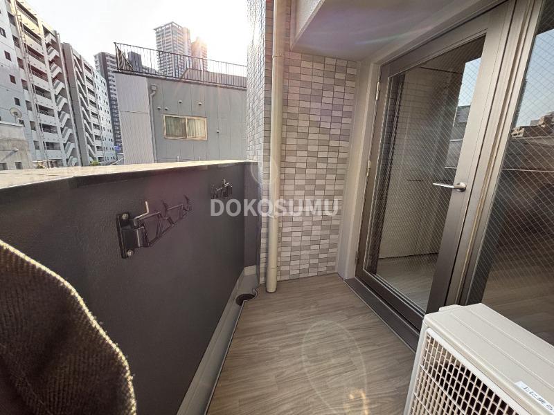 バルコニー　心地よい風と光を感じる、暮らしの楽しみが広がる場所。