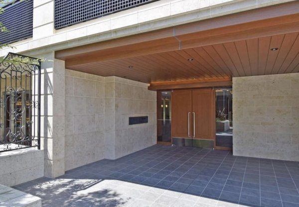 エントランス　オートロック付き