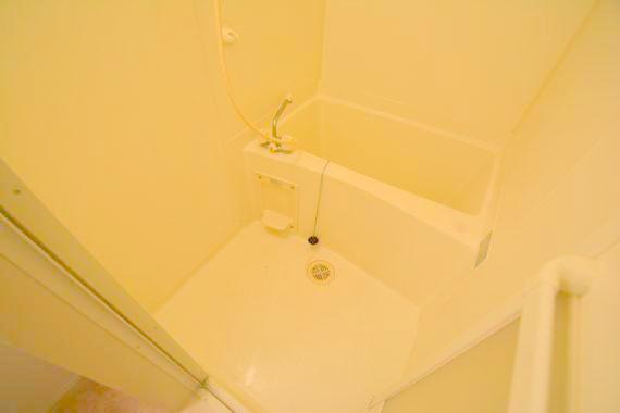 バス・シャワールーム　ゆったりと入るなら、お風呂とトイレとは別々が嬉しいですよね。