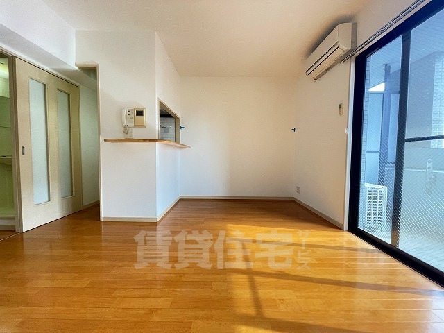 居室・リビング　同マンション別部屋写真