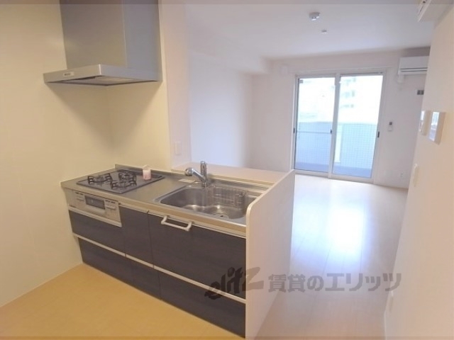 キッチン　同タイプマンションの写真です。