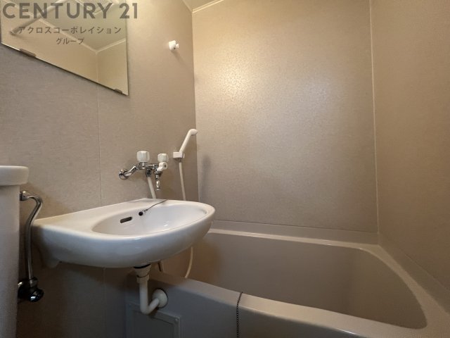 バス・シャワールーム　シンプルで機能的なユニットバスです♪