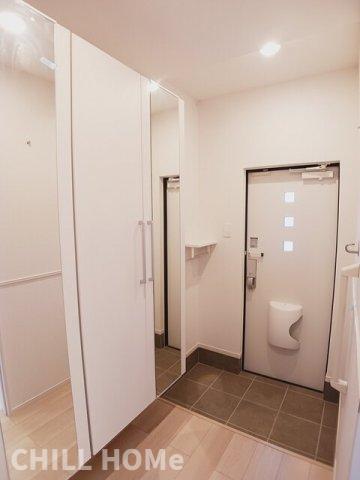 玄関　当社、チルホームのHPもご覧ください(^^)/物件情報多数♪